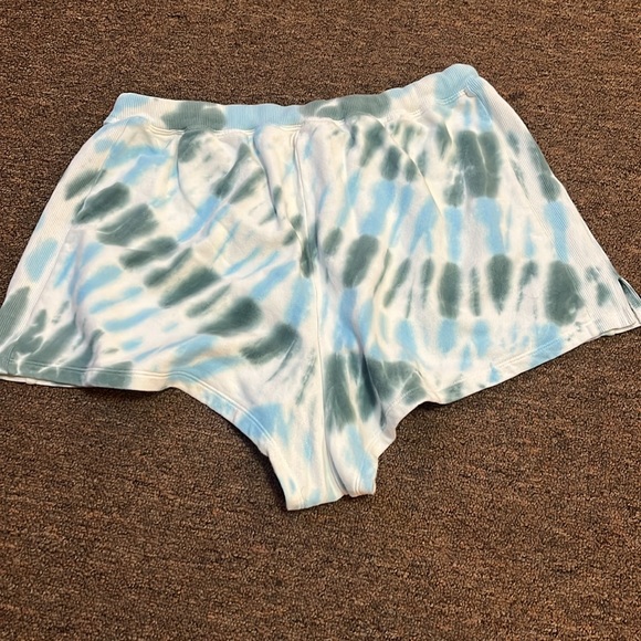 Lucky Brand tie dye comfy shorts! - Picture 3 of 3